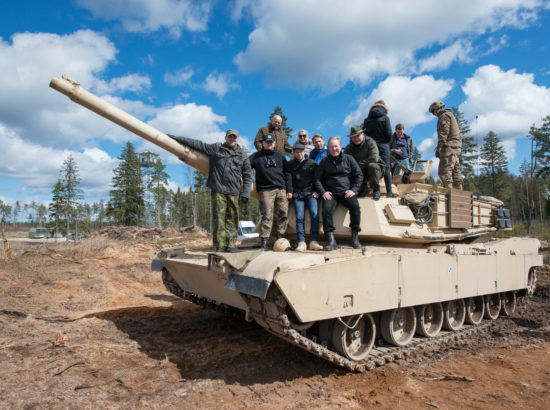 Abrams M1A2 tankide lahinglaskmine Kaitseväe keskpolügoonil